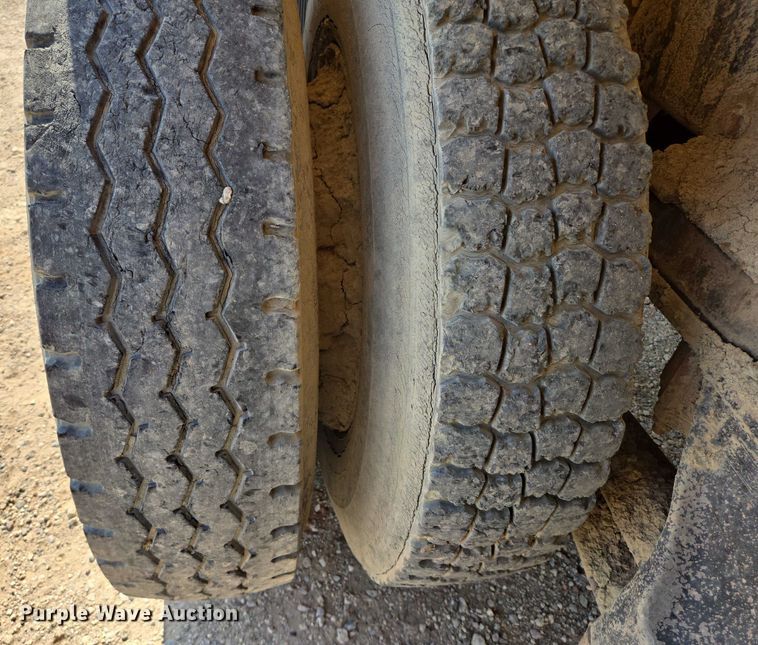 image for item DY1117 1978 Kenworth W900 water truck