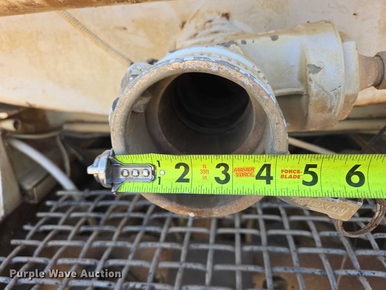 image for item DY1118 1994 Kenworth T600B water truck