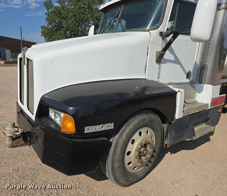 image for item DY1118 1994 Kenworth T600B water truck