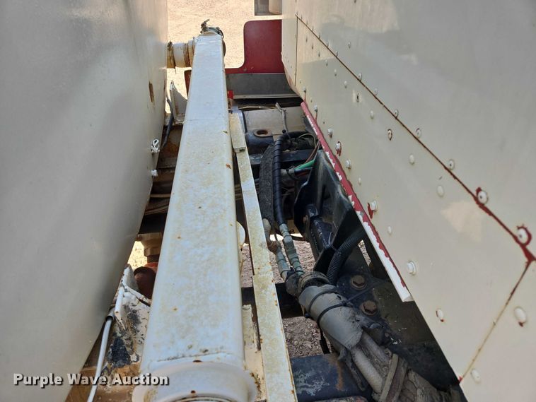 image for item DY1118 1994 Kenworth T600B water truck