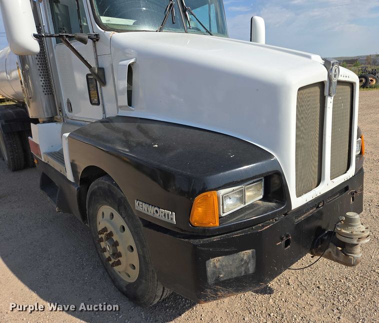 image for item DY1118 1994 Kenworth T600B water truck