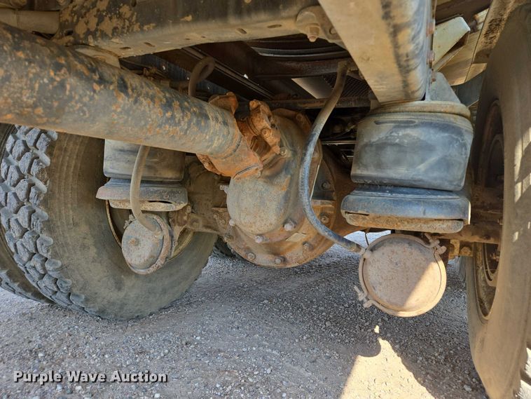 image for item DY1118 1994 Kenworth T600B water truck