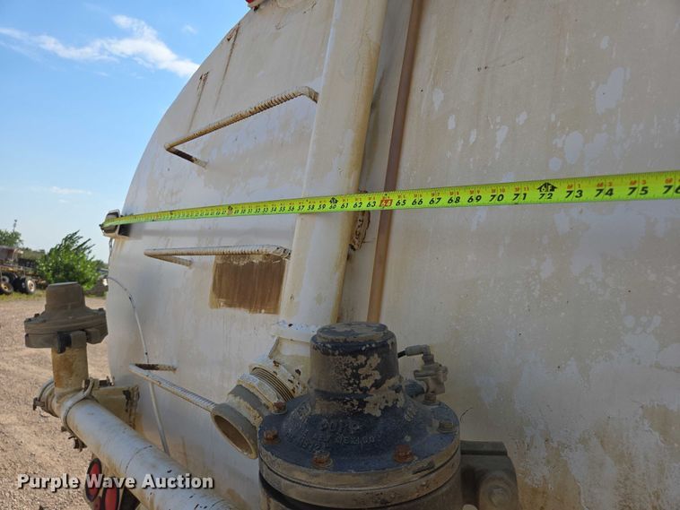 image for item DY1118 1994 Kenworth T600B water truck