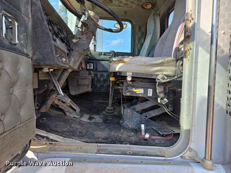 image for item DY1118 1994 Kenworth T600B water truck