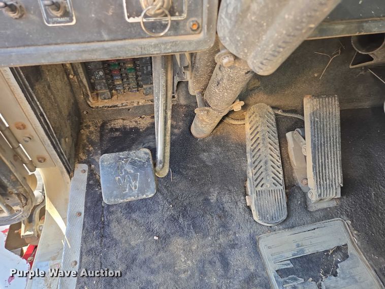 image for item DY1118 1994 Kenworth T600B water truck