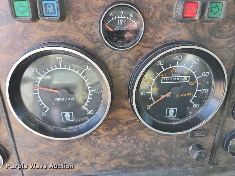 image for item DY1118 1994 Kenworth T600B water truck