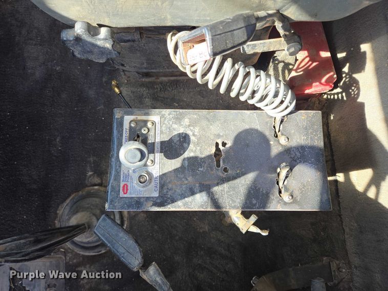 image for item DY1118 1994 Kenworth T600B water truck