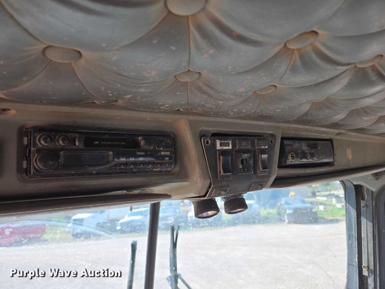 image for item DY1118 1994 Kenworth T600B water truck