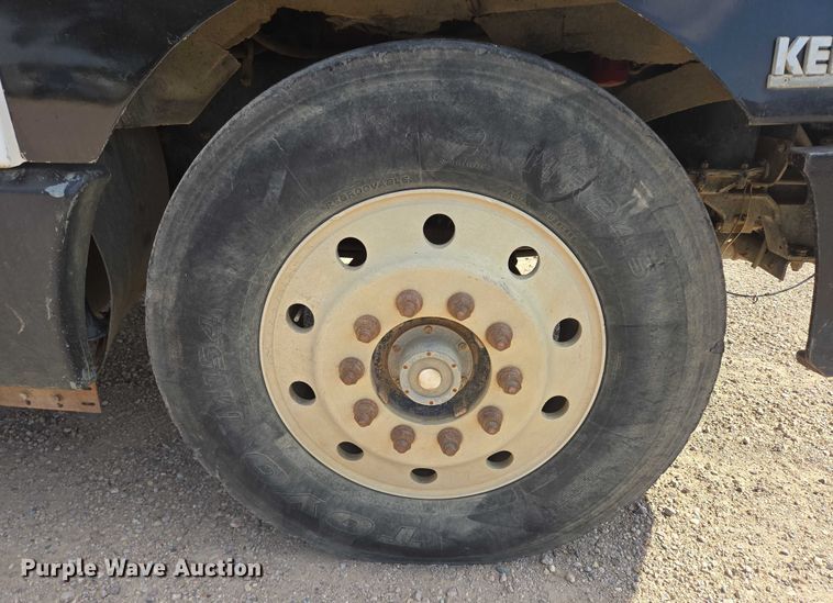 image for item DY1118 1994 Kenworth T600B water truck