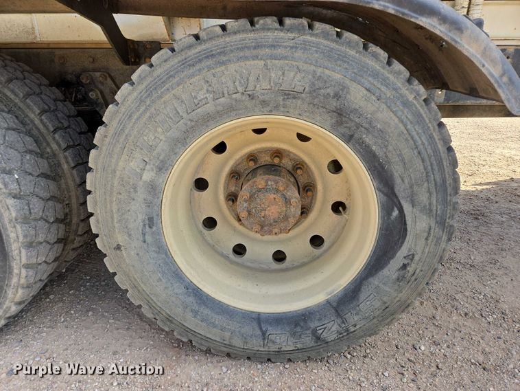 image for item DY1118 1994 Kenworth T600B water truck