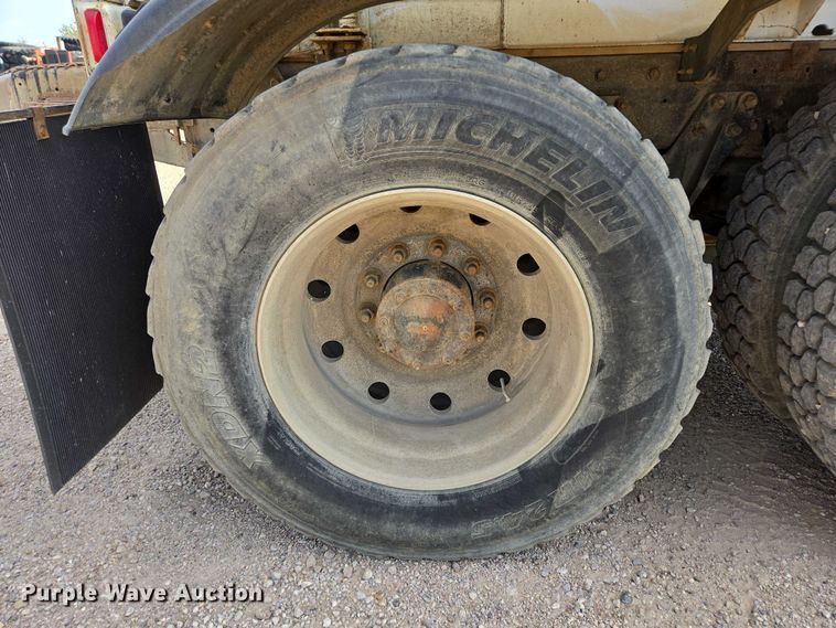 image for item DY1118 1994 Kenworth T600B water truck