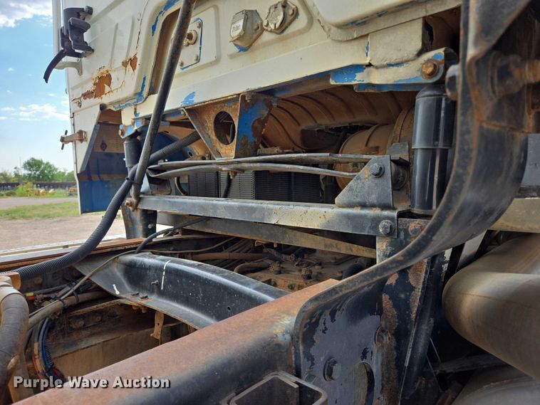 image for item DY1119 1989 Freightliner FLC11264 water truck