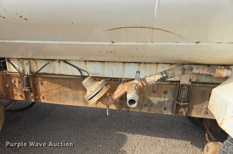 image for item DY1119 1989 Freightliner FLC11264 water truck