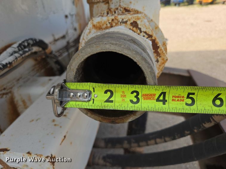 image for item DY1119 1989 Freightliner FLC11264 water truck