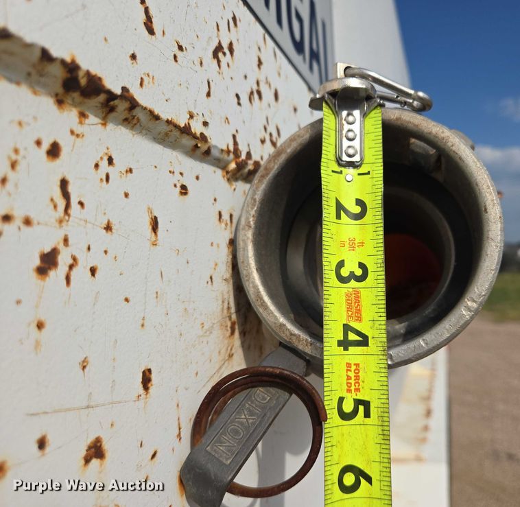 image for item DY1119 1989 Freightliner FLC11264 water truck