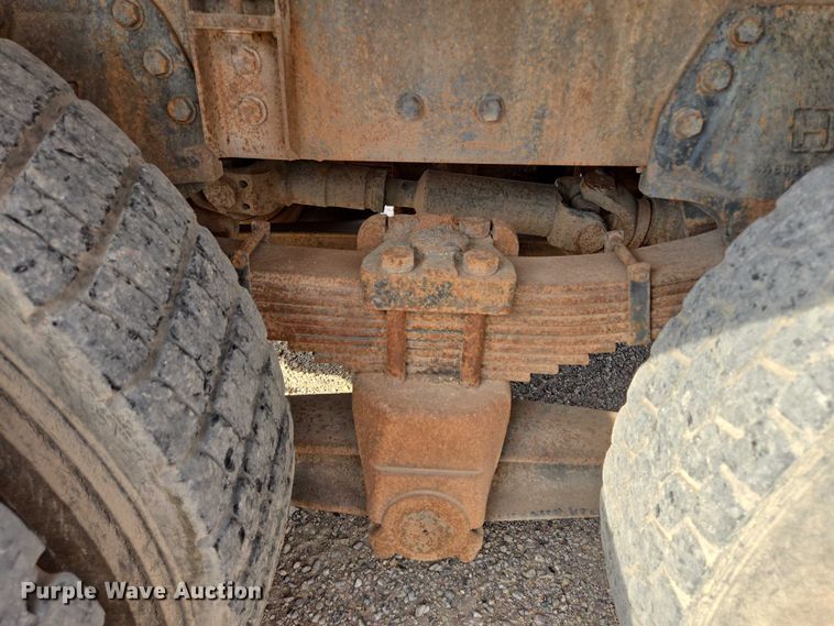 image for item DY1119 1989 Freightliner FLC11264 water truck