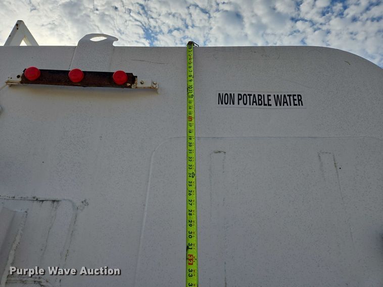 image for item DY1119 1989 Freightliner FLC11264 water truck