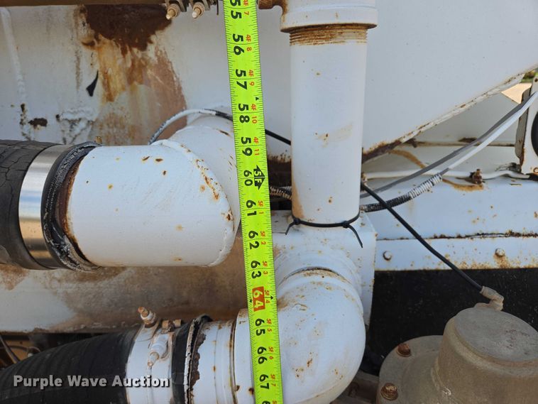 image for item DY1119 1989 Freightliner FLC11264 water truck