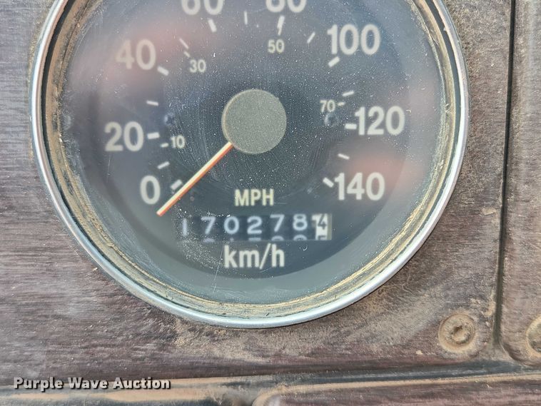 image for item DY1119 1989 Freightliner FLC11264 water truck