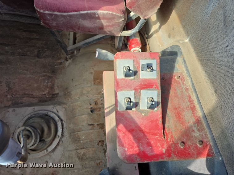 image for item DY1119 1989 Freightliner FLC11264 water truck