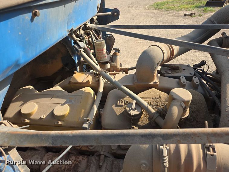 image for item DY1119 1989 Freightliner FLC11264 water truck