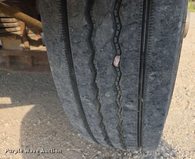 image for item DY1119 1989 Freightliner FLC11264 water truck