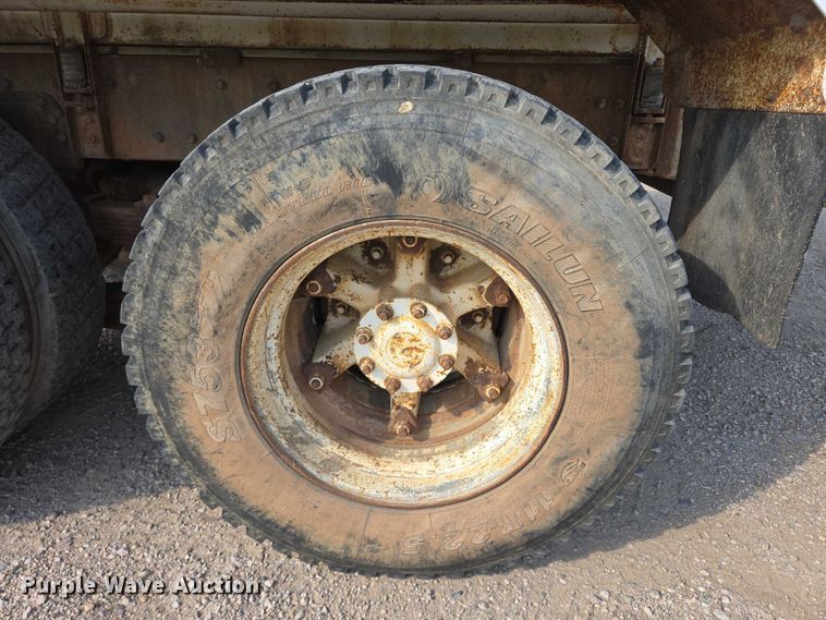 image for item DY1119 1989 Freightliner FLC11264 water truck