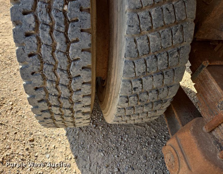 image for item DY1119 1989 Freightliner FLC11264 water truck