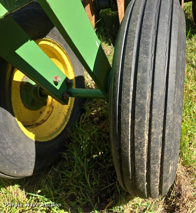 image for item DY1120 John Deere H1110 tandem disk