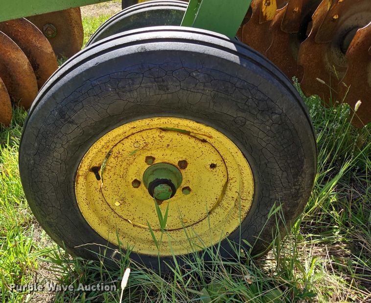 image for item DY1120 John Deere H1110 tandem disk