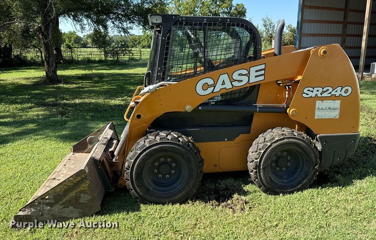 image for item DZ4220 2017 Case SR240 skid steer loader
