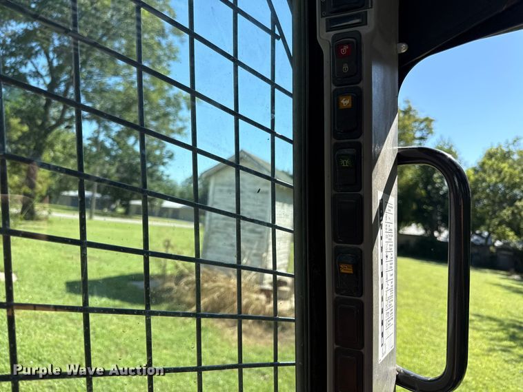 image for item DZ4220 2017 Case SR240 skid steer loader