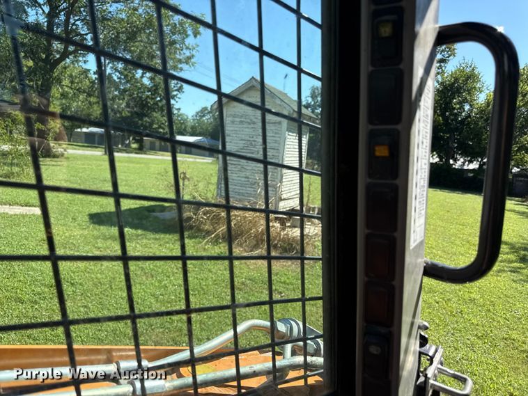 image for item DZ4220 2017 Case SR240 skid steer loader