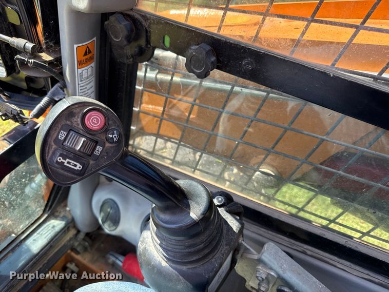 image for item DZ4220 2017 Case SR240 skid steer loader