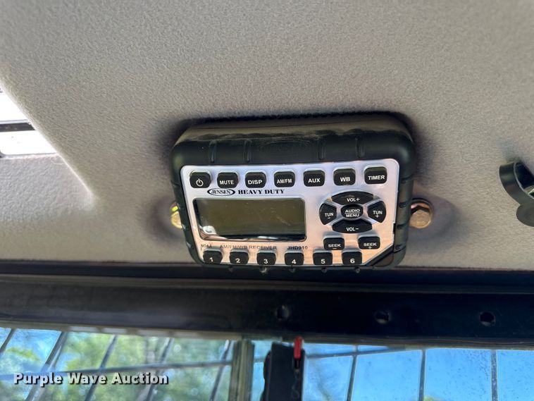 image for item DZ4220 2017 Case SR240 skid steer loader