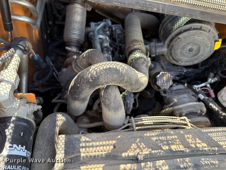 image for item DZ4220 2017 Case SR240 skid steer loader