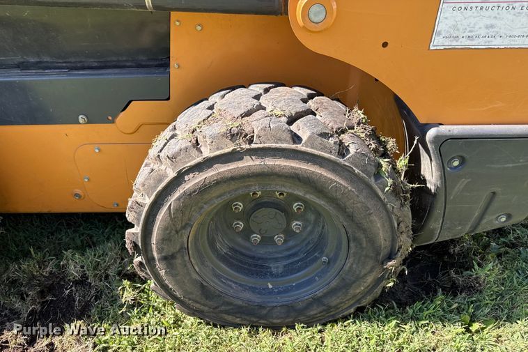 image for item DZ4220 2017 Case SR240 skid steer loader