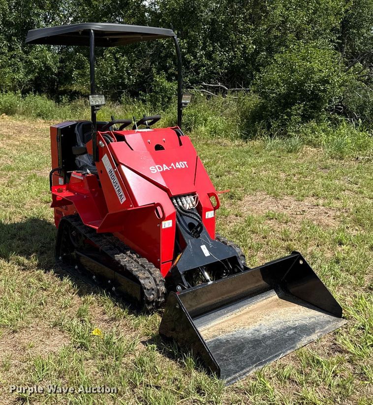 MINI CARGADOR SOBRE ORUGAS COMPACTO 2025 AGT SDA140T