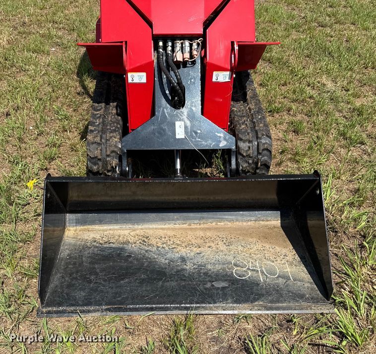 image for item DZ4243 2025 AGT SDA-140T compact utility loader