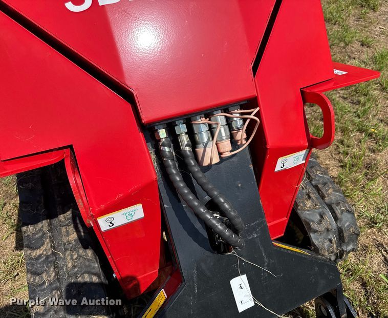 image for item DZ4243 2025 AGT SDA-140T compact utility loader