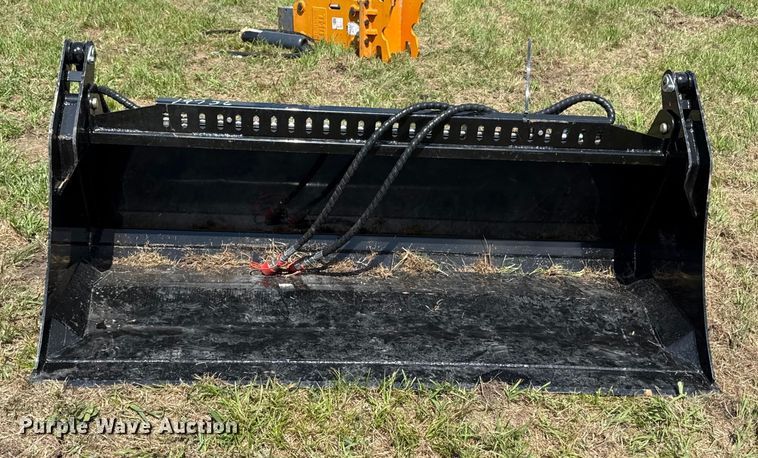 image for item DZ4244 Future FT-VB59 skid steer bucket