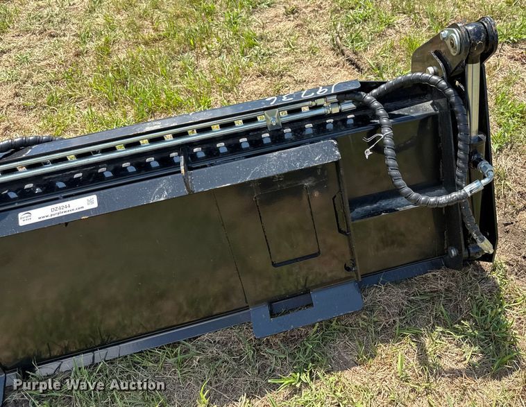 image for item DZ4244 Future FT-VB59 skid steer bucket