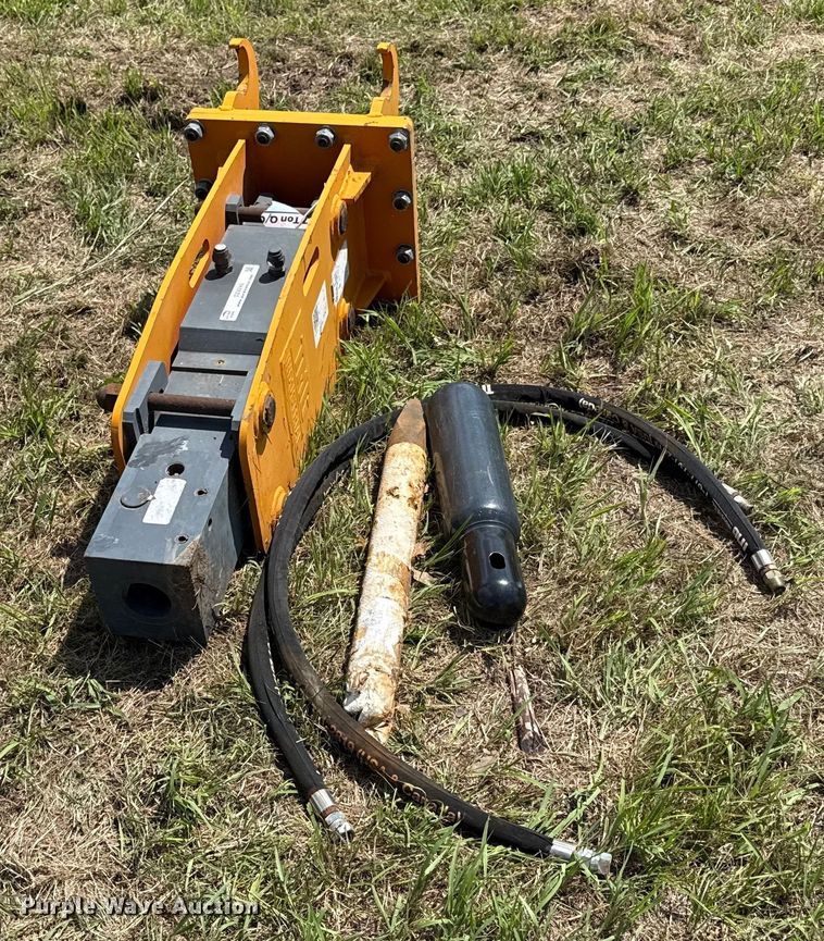 image for item DZ4245 TMC HB70Q hydraulic excavator breaker