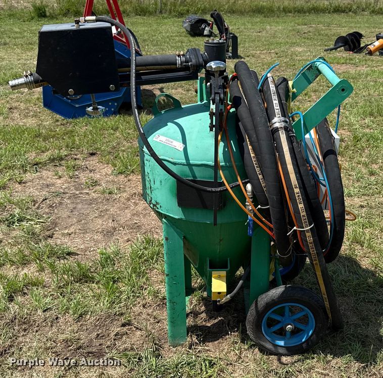 image for item DZ4246 Dustless sandblaster