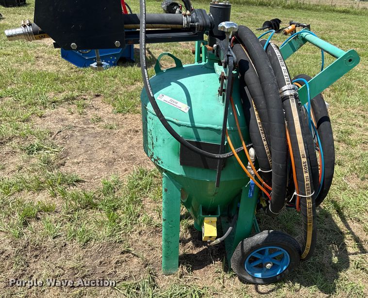 image for item DZ4246 Dustless sandblaster