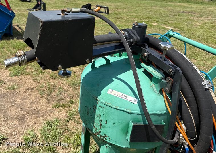 image for item DZ4246 Dustless sandblaster