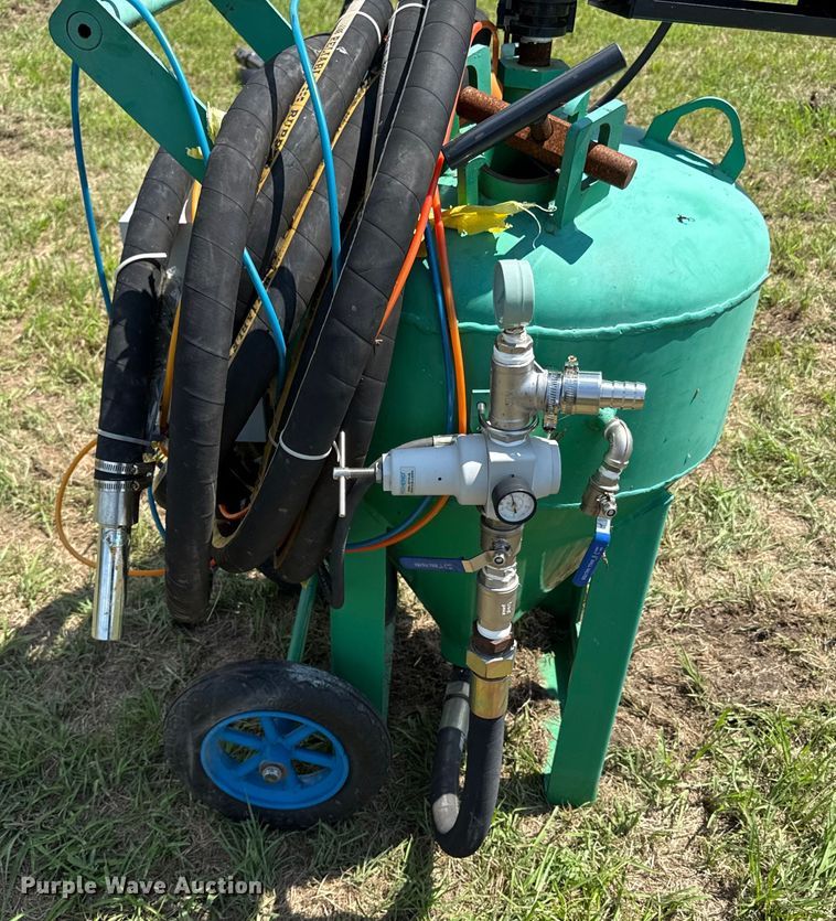 image for item DZ4246 Dustless sandblaster