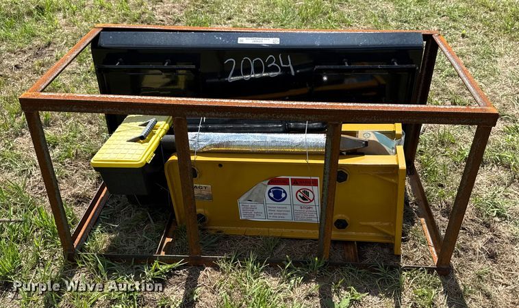 image for item DZ4247 2025 AGT SSHH680 skid steer breaker