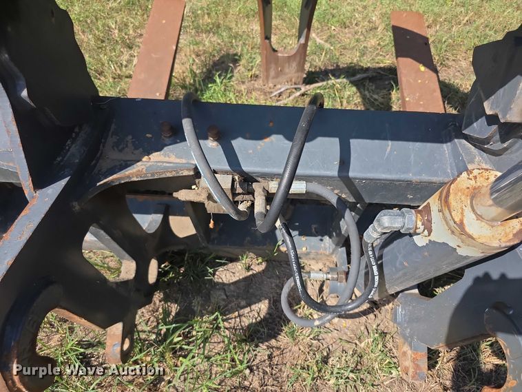 image for item DZ6139 JRB  624J grapple forks