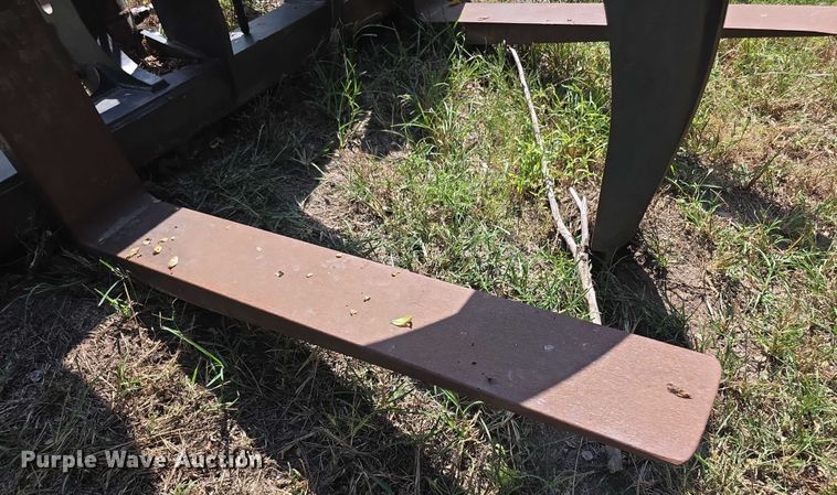 image for item DZ6139 JRB  624J grapple forks